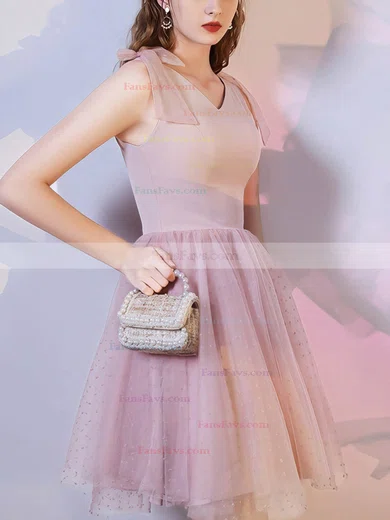 A-line V-neck Lace Short/Mini Homecoming Dresses #Favs020110011