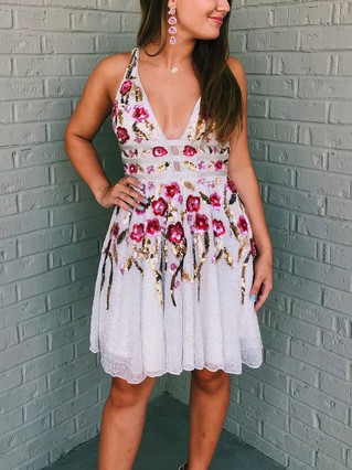 A-line V-neck Tulle Short/Mini Homecoming Dresses With Beading #Favs020110218 A-line V-neck Tulle Short/Mini Homecoming Dresses With Beading #Favs020110218