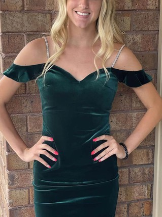 Sheath/Column Off-the-shoulder Velvet Short/Mini Homecoming Dresses With Crystal Detailing #Favs020110671 Sheath/Column Off-the-shoulder Velvet Short/Mini Homecoming Dresses With Crystal Detailing #Favs020110671