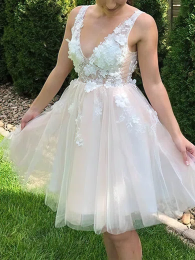 A-line V-neck Tulle Knee-length Homecoming Dresses With Lace #Favs020110980